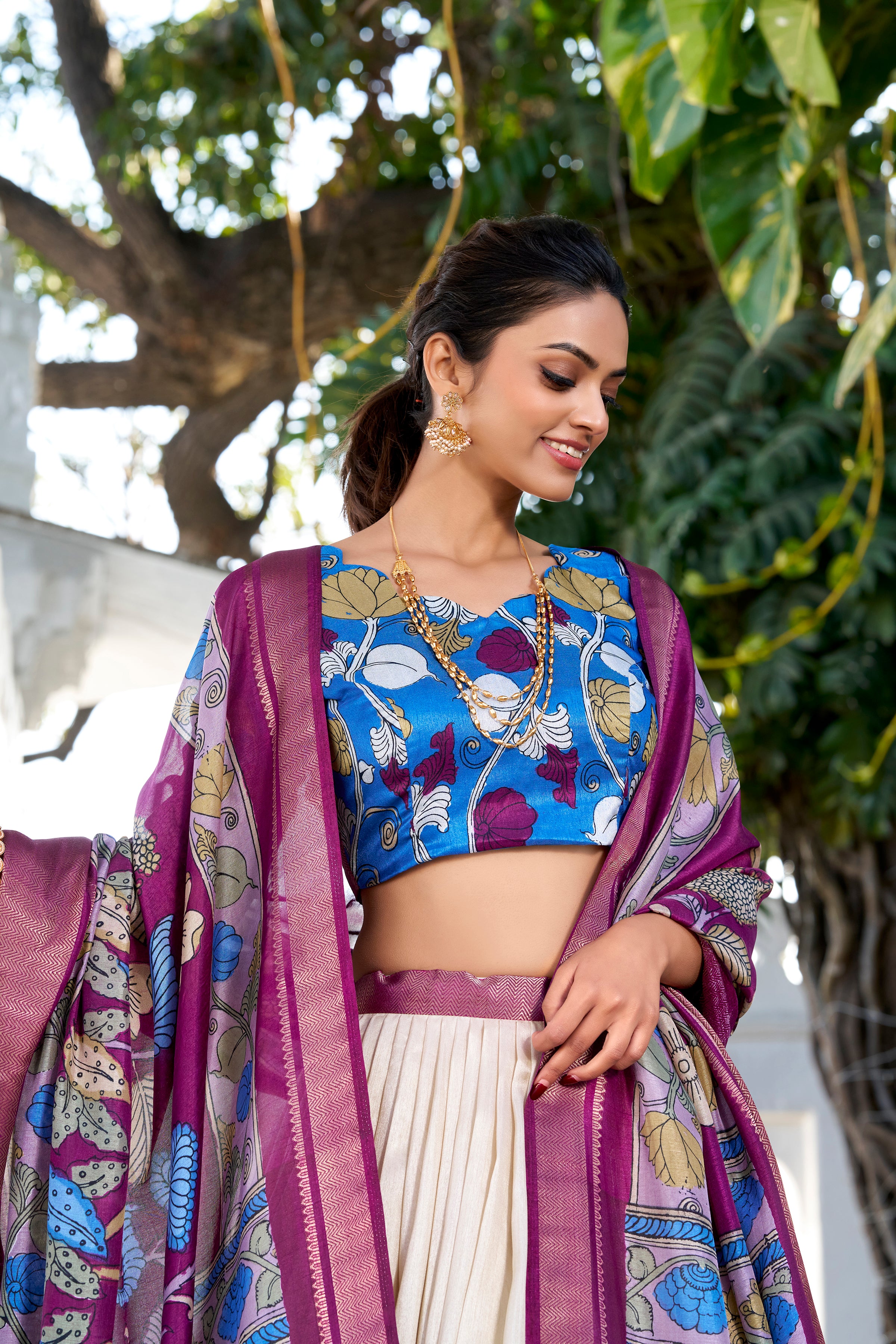 Elegant Traditional Indian Attire with Handcrafted Embroidery
