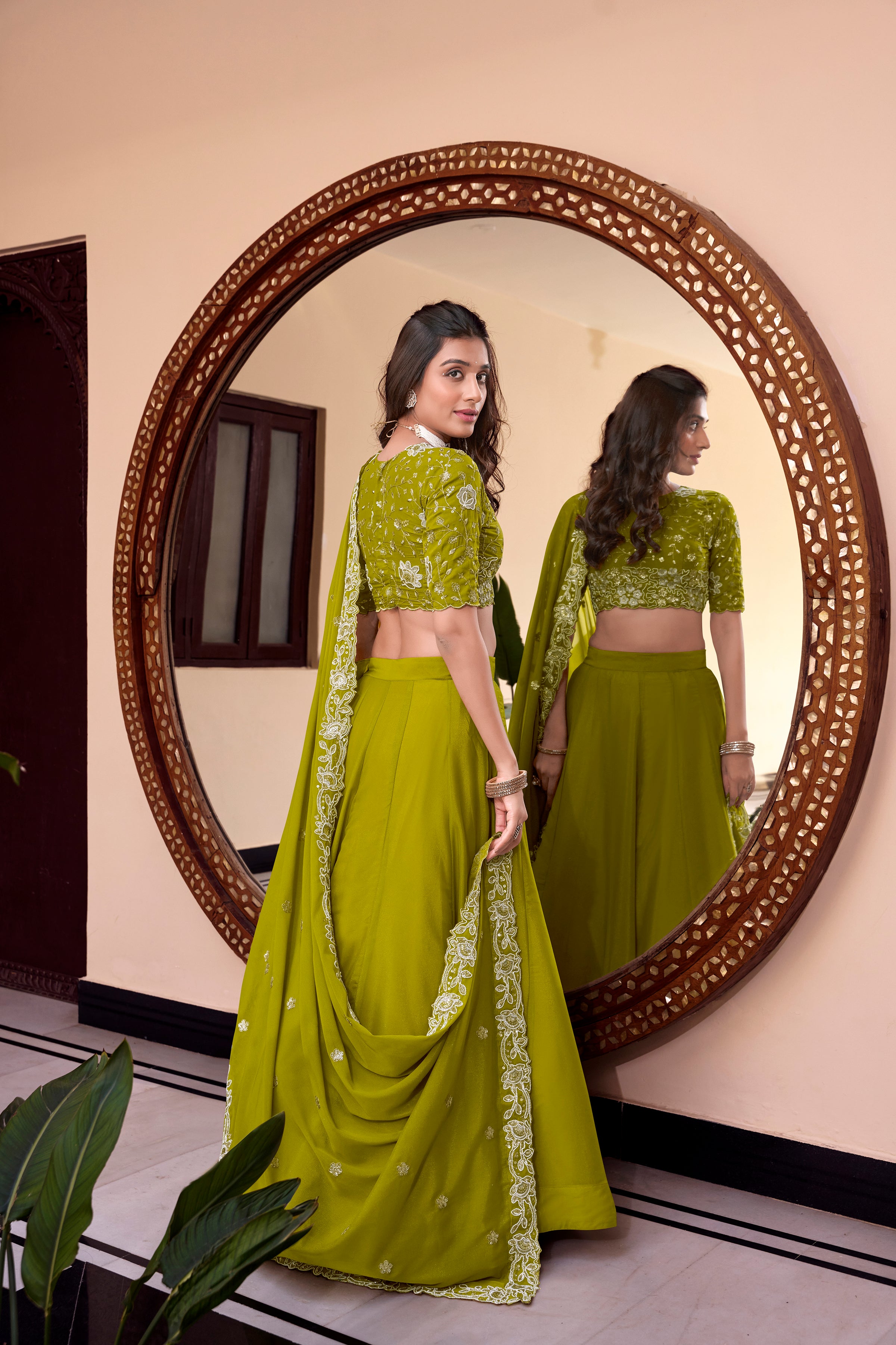 Designer  Pre-draped Pallu and a Stylish Keyhole