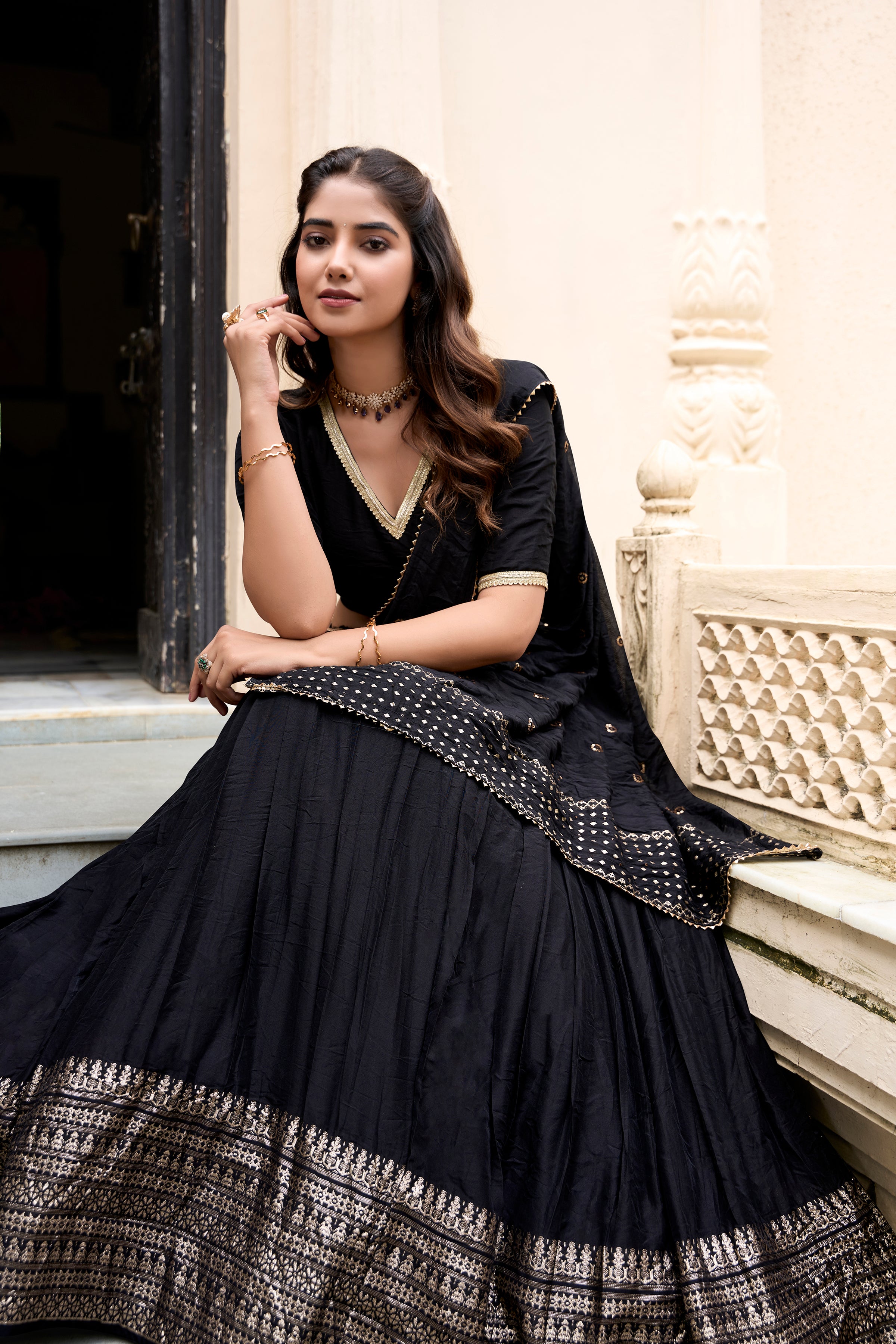 Regal Choli with Woven Zari Border
