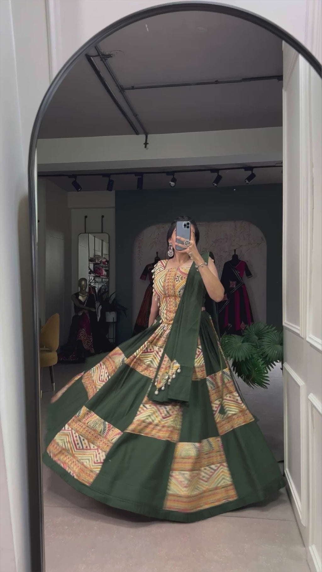 Pure Cotton Traditional Choli with Dupatta – Blue & Red Bandhani Print