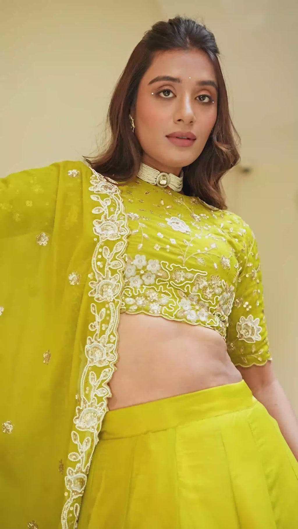 Designer  Pre-draped Pallu and a Stylish Keyhole